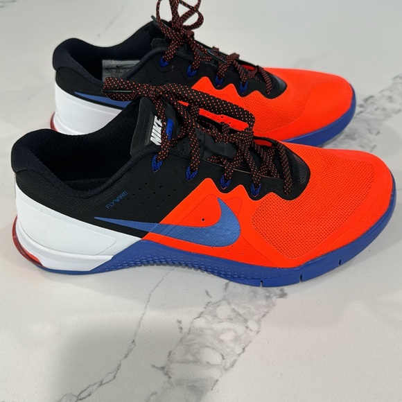 Nike Shoes - Picture 4 of 5